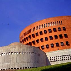 Biblioteca Universitaria Raúl Rangel Frías en Monterrey (Regina) - Horario de apertura
