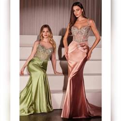 Horario de apertura Violetta renta y venta de vestidos, Uruapan